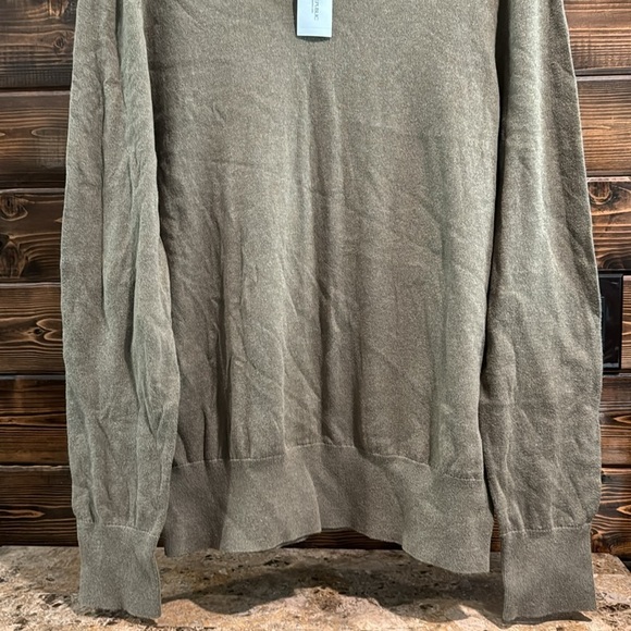 Banana Republic Men’s Sweater - Picture 3 of 12